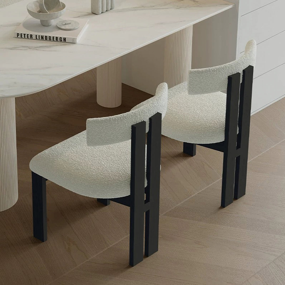 Noir Curve Chair