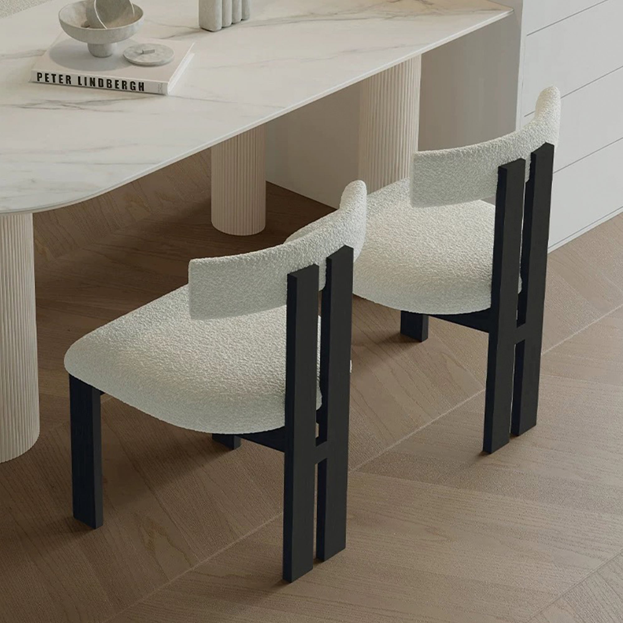 Noir Curve Chair