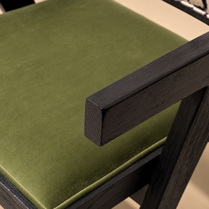 Lightweight retro dining chair