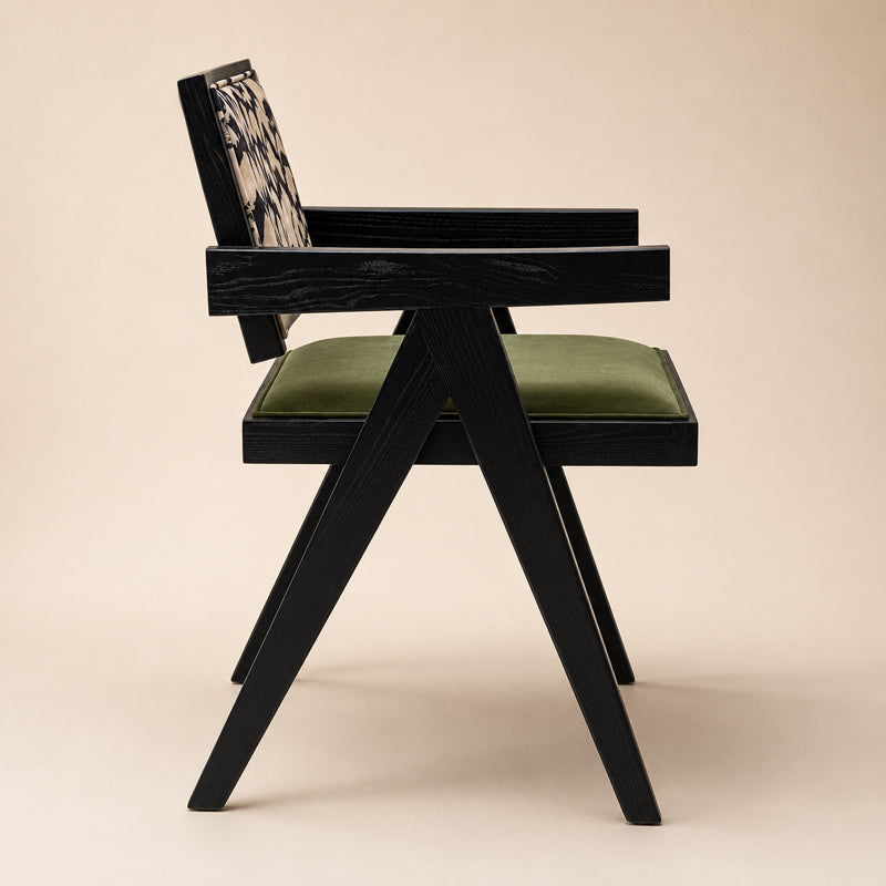 Lightweight retro dining chair