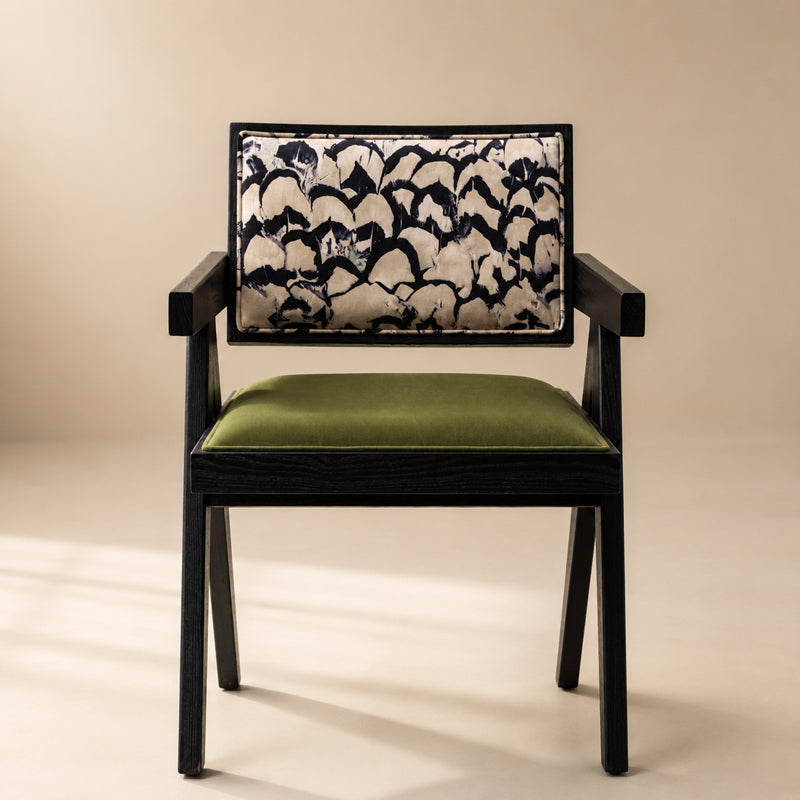Lightweight retro dining chair